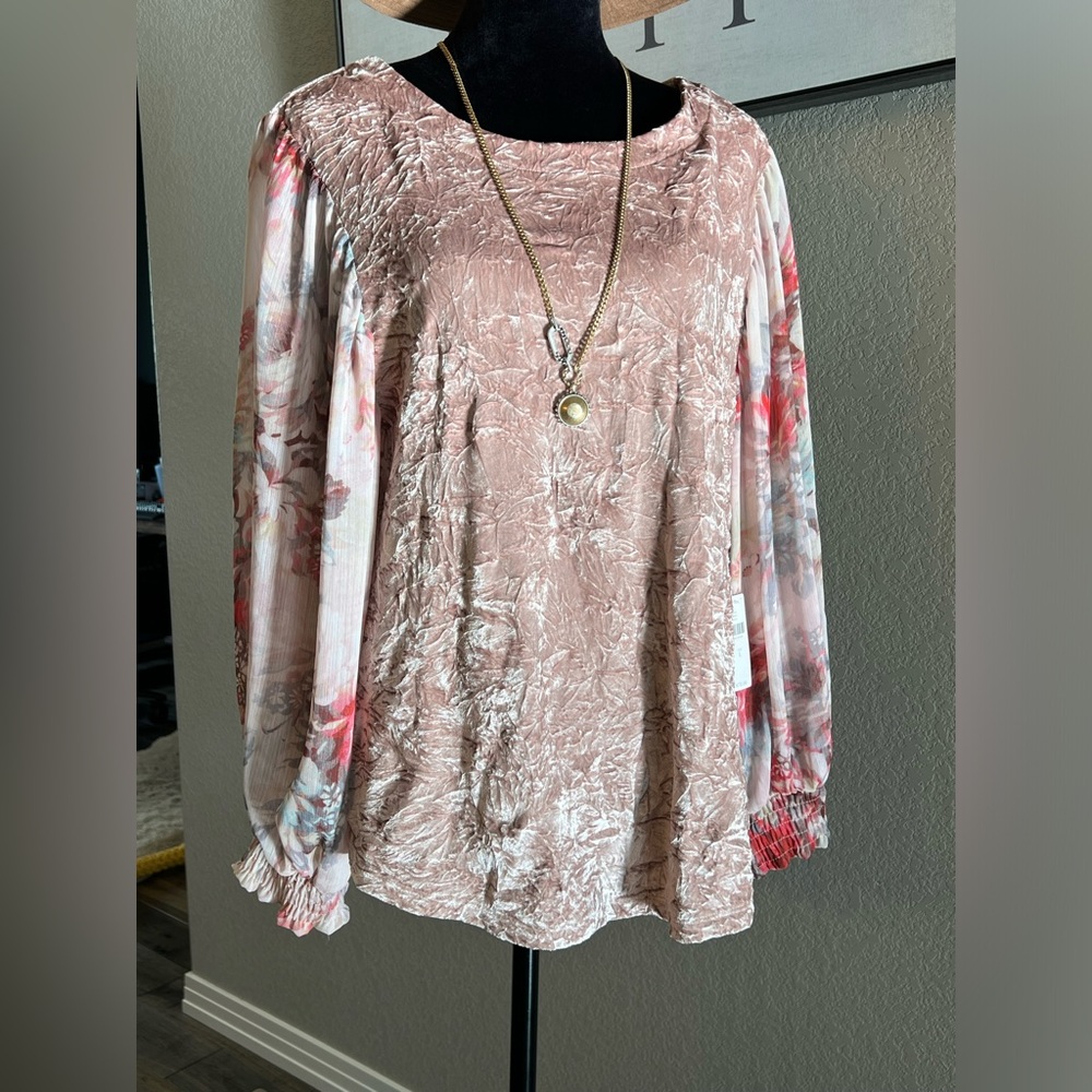 Meadow Rue for Anthropologie Crushed Velvet Top with Floral Sleeves Size L NWT - Picture 3 of 11